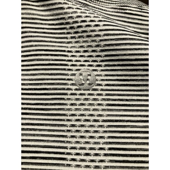 Women’s Lululemon Long Sleeve Size 10 - Picture 6 of 6